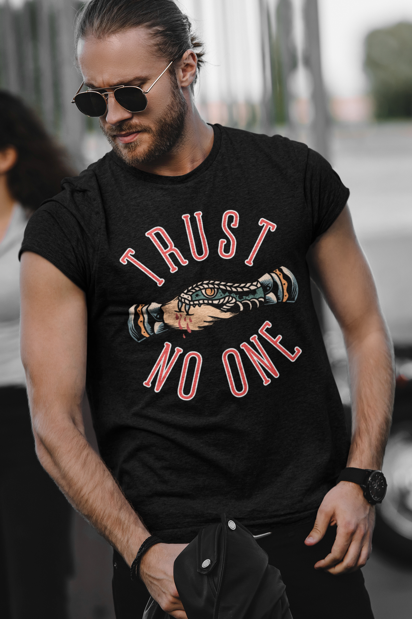 Trust No One Men's T-Shirt